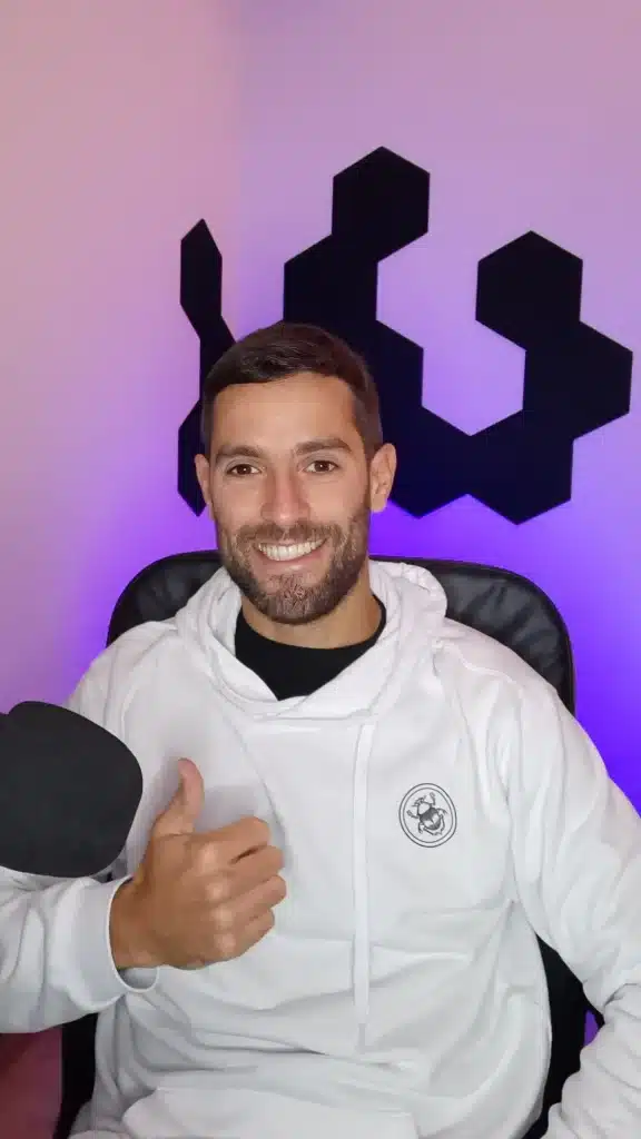 el bicho en el estudio del podcast